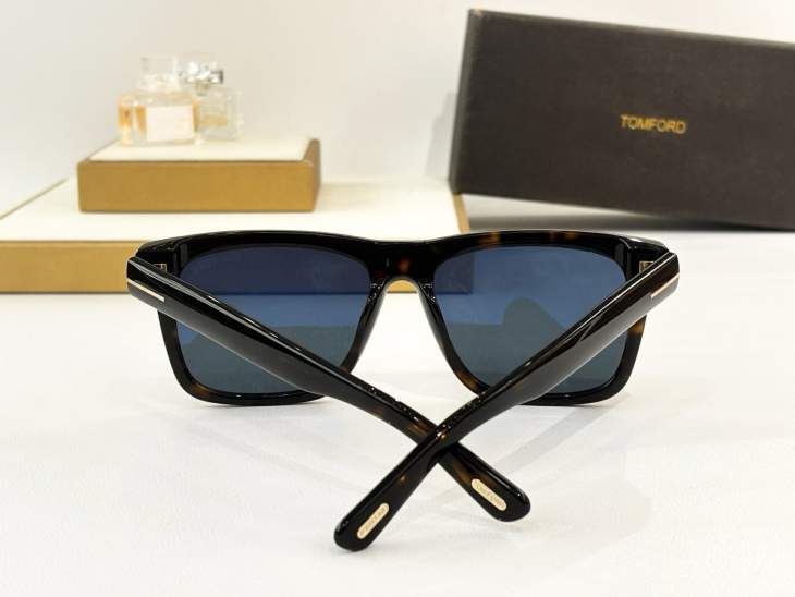 Picture of Tom Ford Sunglasses _SKUfw76324478fw